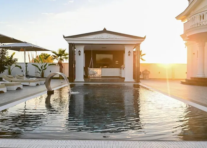 Arden Luxury Pool By Ps Villa Bisht Kamez
