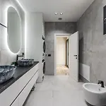 Arden Luxury Pool By Ps Vila Bisht Kamez