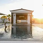 Arden Luxury Pool By Ps Vila Bisht Kamez