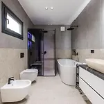 Arden Luxury Pool By Ps Vila Bisht Kamez