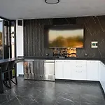 Arden Luxury Pool By Ps * Bisht Kamez