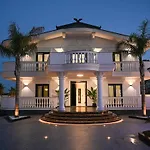 Arden Luxury Pool By Ps Vila Bisht Kamez