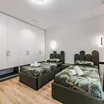 Arden Luxury Pool By Ps Vila Bisht Kamez