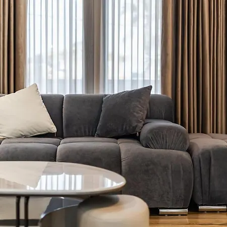 Arden Luxury Pool By Ps