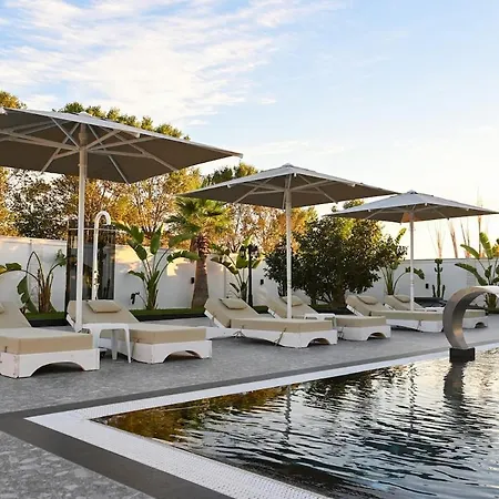 Arden Luxury Pool Villa By Premium Selection