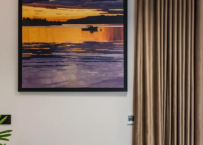 Arden Luxury Pool By Ps * Bisht Kamez