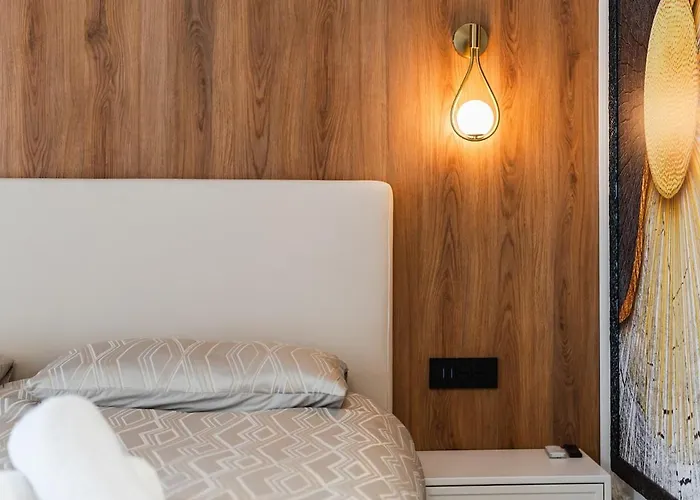 Вилла Arden Luxury Pool By Ps