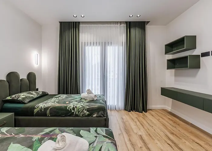 Вилла Arden Luxury Pool By Ps