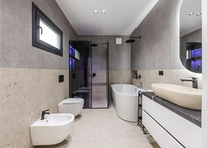 Arden Luxury Pool By Ps Villa Bisht Kamez