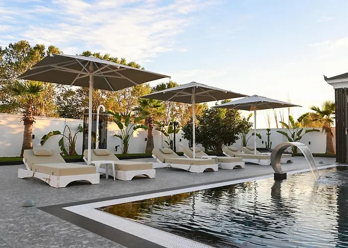 Arden Luxury Pool By Ps