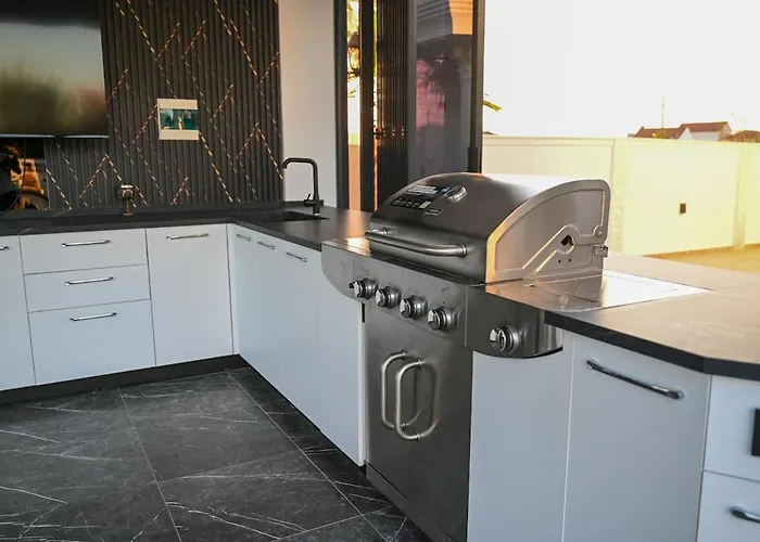 Вилла Arden Luxury Pool By Ps Bisht Kamez