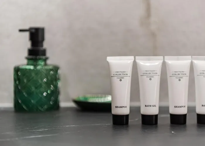 Arden Luxury Pool By Ps * Bisht Kamez