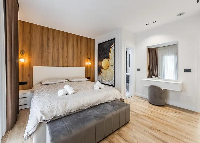 Вилла Arden Luxury Pool By Ps