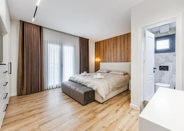 Вилла Arden Luxury Pool By Ps