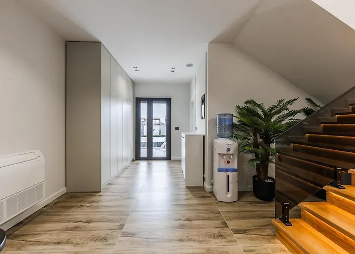 Arden Luxury Pool By Ps Вилла Bisht Kamez