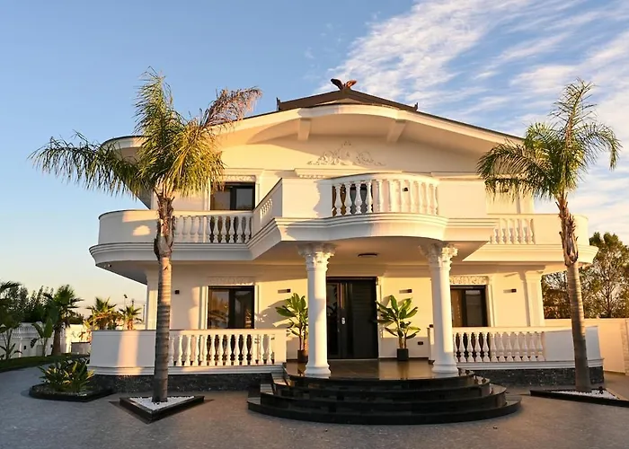 Arden Luxury Pool By Ps Bisht Kamez